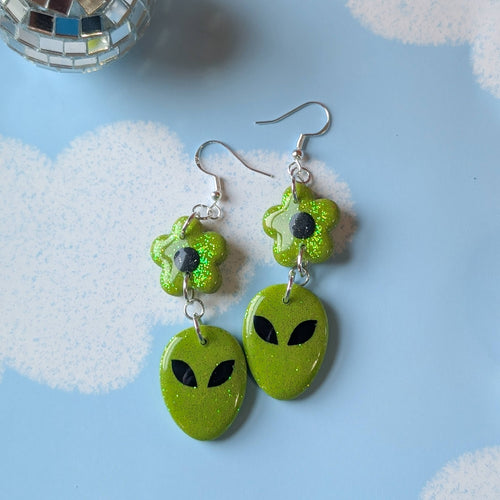 Alien flower glitter earrings