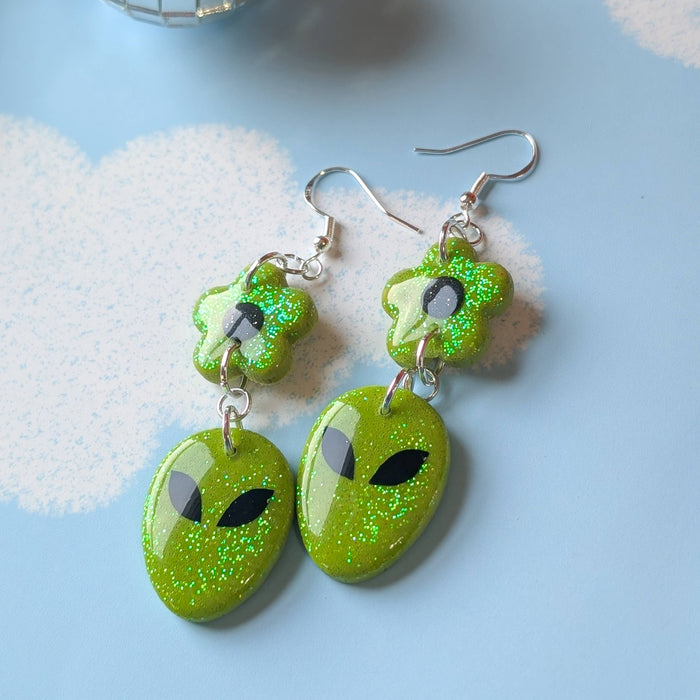 Alien flower glitter earrings